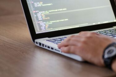 Dlaczego dobrze zaplanowany projekt sieci WiFi to inwestycja w stabilność i wydajność?
